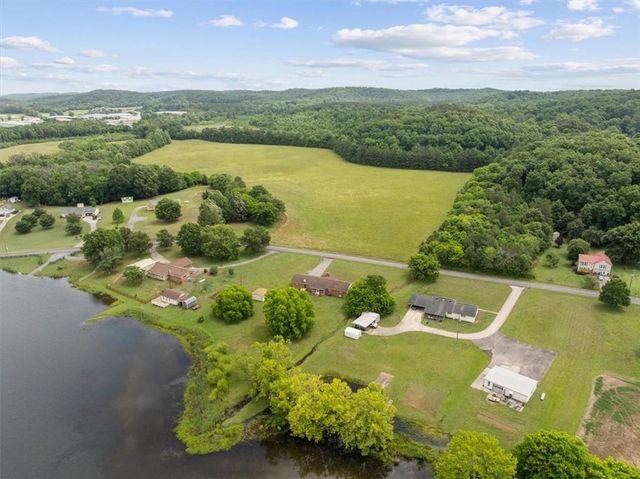 687 Johnson Lake Road SE, Adairsville, GA 30103