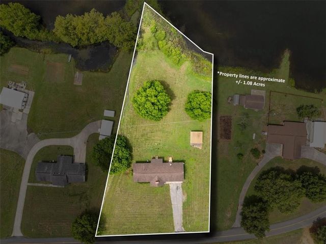687 Johnson Lake Road SE, Adairsville, GA 30103