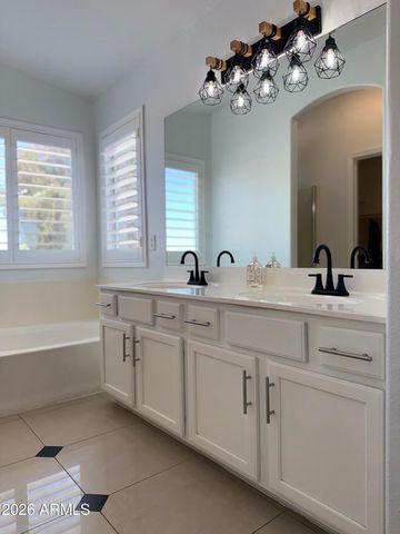 9009 W MONTE VISTA Road, Phoenix, AZ 85037