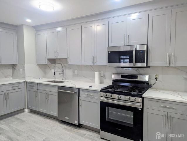 259 Retta Court, Piscataway, NJ 08854