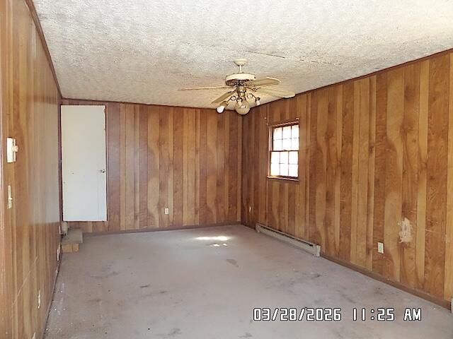 80 Green Meadow LN, Rocky Mount, VA 24151