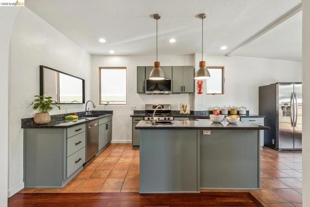2431 Mckinley AVE, Berkeley, CA 94703