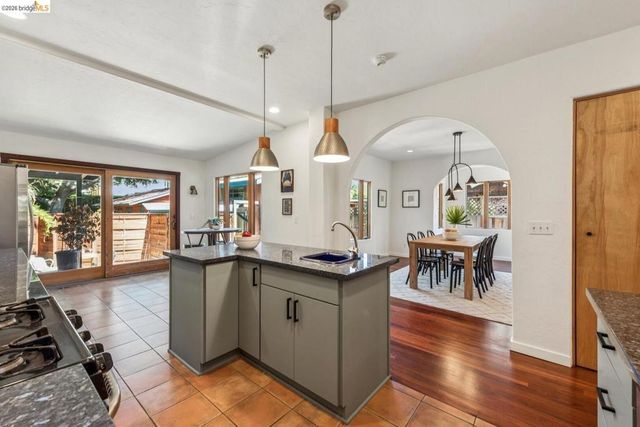 2431 Mckinley AVE, Berkeley, CA 94703