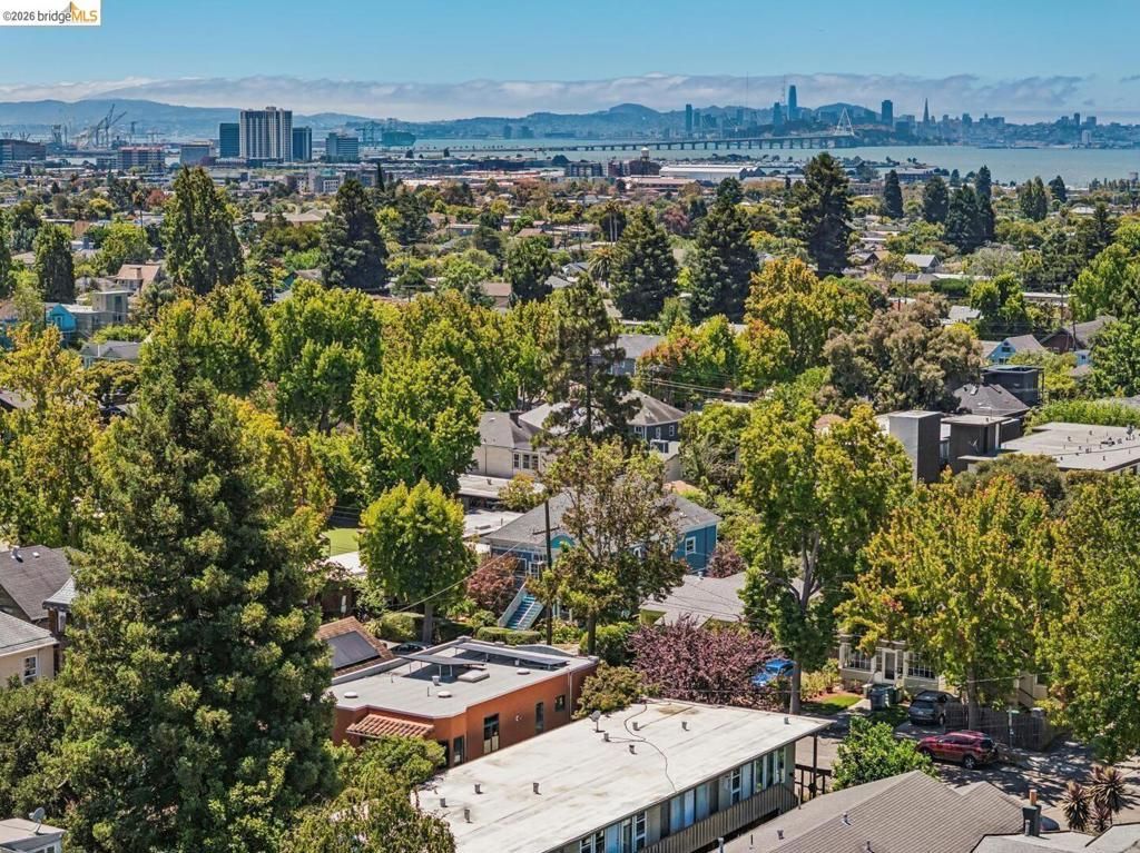 Image 12 of property listing at 2431 Mckinley AVE, Berkeley, CA 94703
