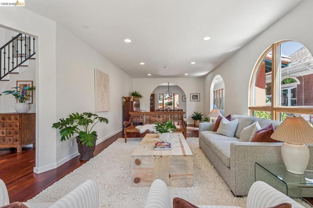 Image 15 of property listing at 2431 Mckinley AVE, Berkeley, CA 94703