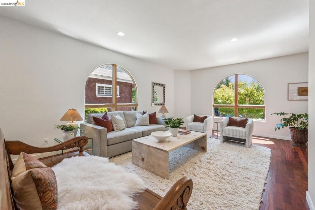Image 16 of property listing at 2431 Mckinley AVE, Berkeley, CA 94703