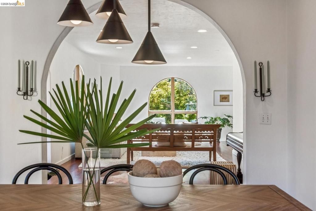 Image 20 of property listing at 2431 Mckinley AVE, Berkeley, CA 94703