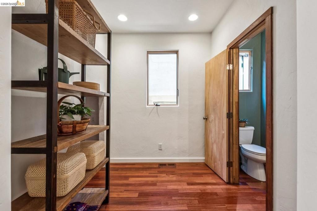 Image 31 of property listing at 2431 Mckinley AVE, Berkeley, CA 94703