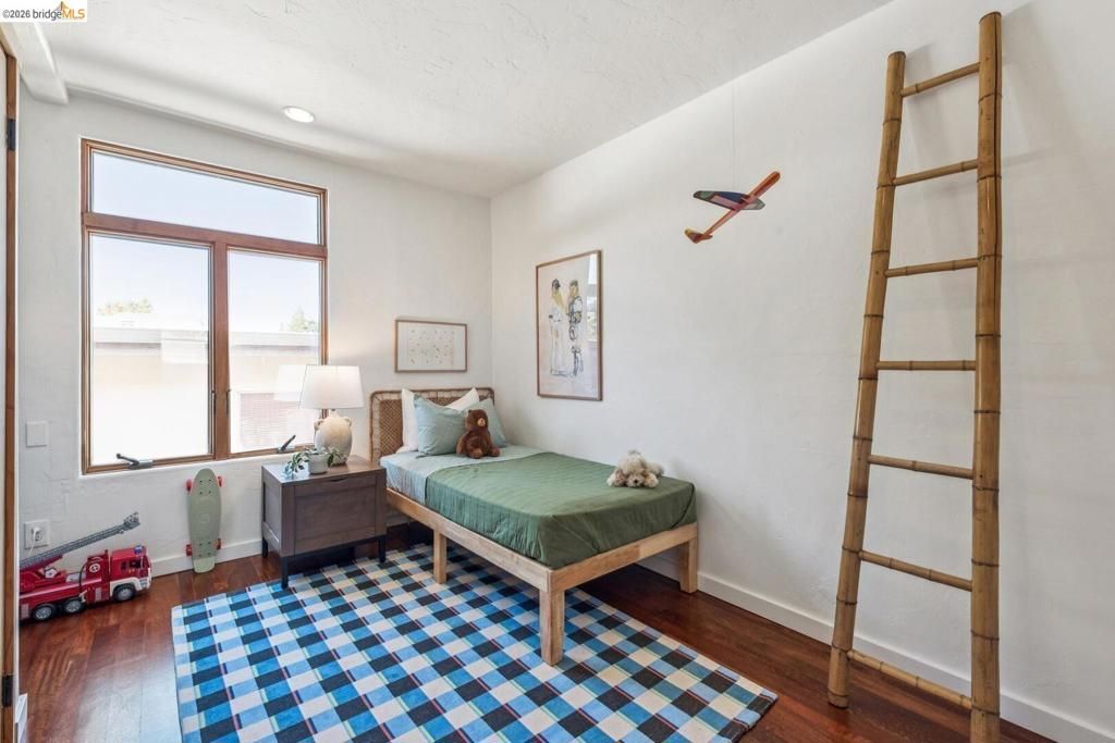 Image 42 of property listing at 2431 Mckinley AVE, Berkeley, CA 94703