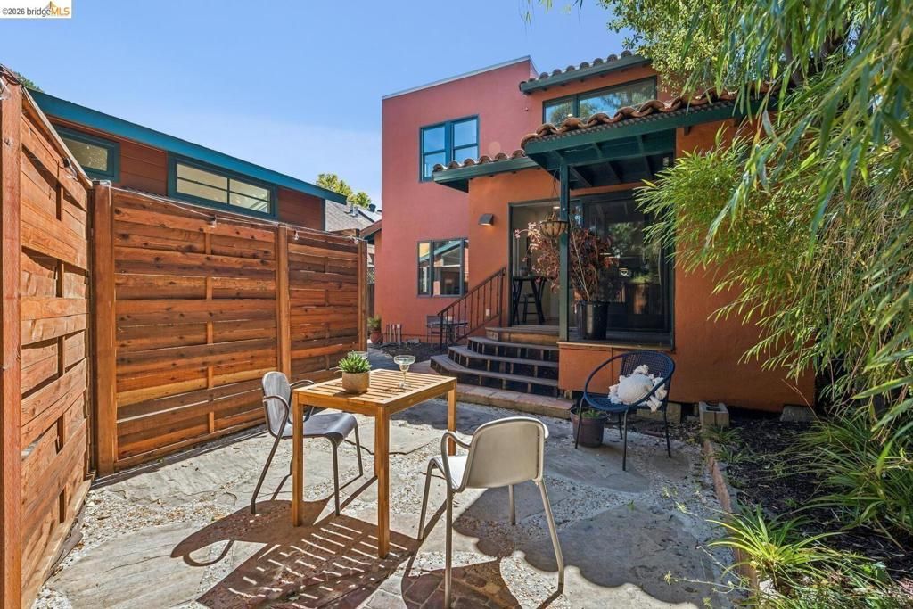 Image 52 of property listing at 2431 Mckinley AVE, Berkeley, CA 94703