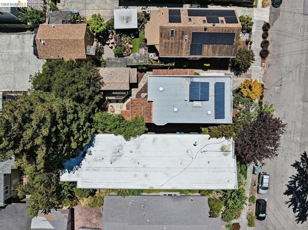 Image 64 of property listing at 2431 Mckinley AVE, Berkeley, CA 94703