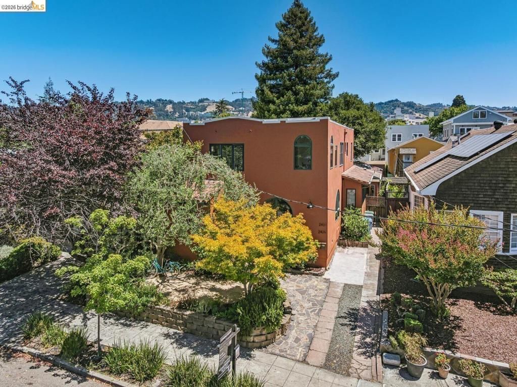 Image 66 of property listing at 2431 Mckinley AVE, Berkeley, CA 94703