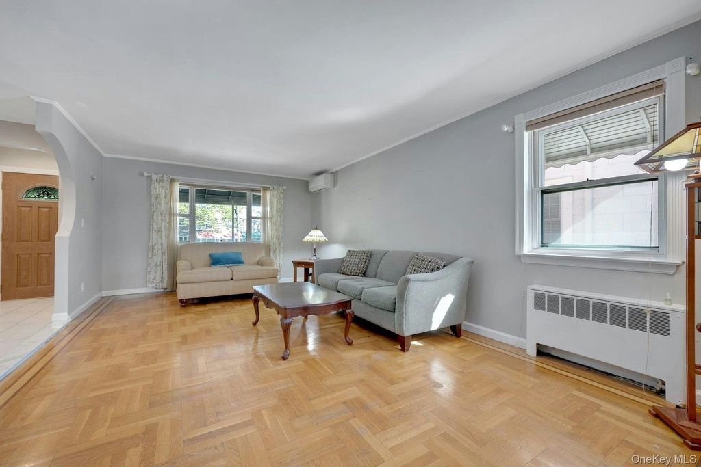 1312 Waring Avenue, Bronx, NY 10469 — photo 3