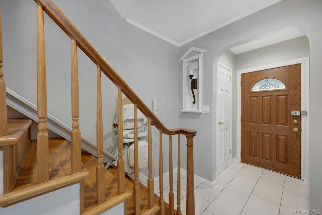 1312 Waring Avenue, Bronx, NY 10469 — photo 5