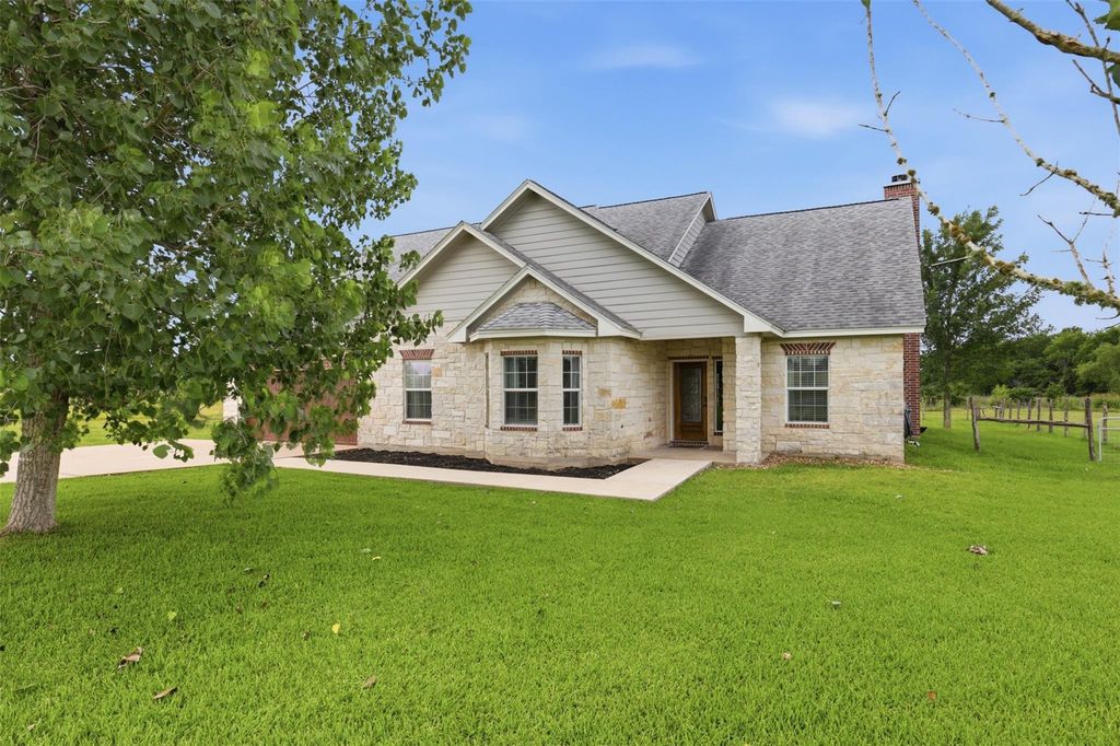 8295 County Rd 179, Richards, TX 77873