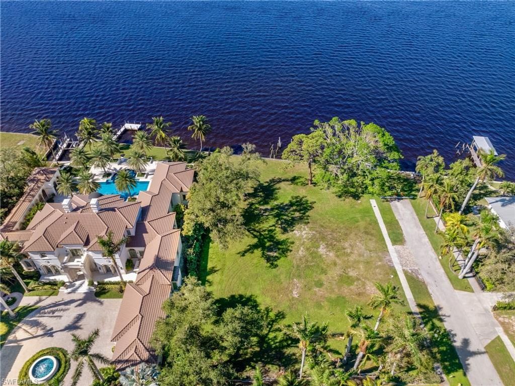 1212 Coconut DR, FORT MYERS, FL 33901 — exterior