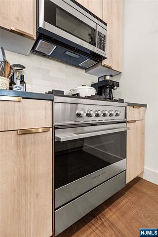 386 5th Street 302-A, Jersey City, NJ 07302