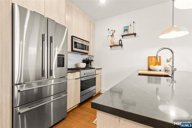 386 5th Street 302-A, Jersey City, NJ 07302