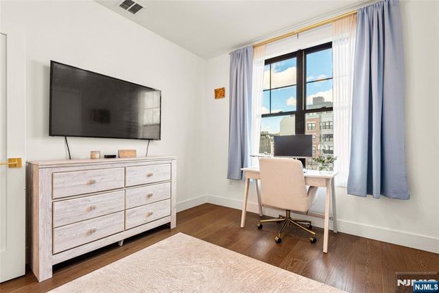 386 5th Street 302-A, Jersey City, NJ 07302