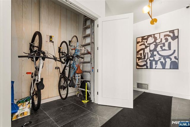 386 5th Street 302-A, Jersey City, NJ 07302