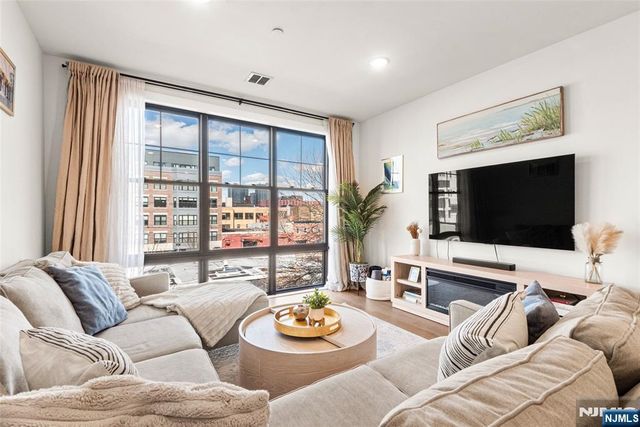 386 5th Street 302-A, Jersey City, NJ 07302