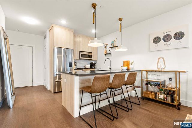 386 5th Street 302-A, Jersey City, NJ 07302