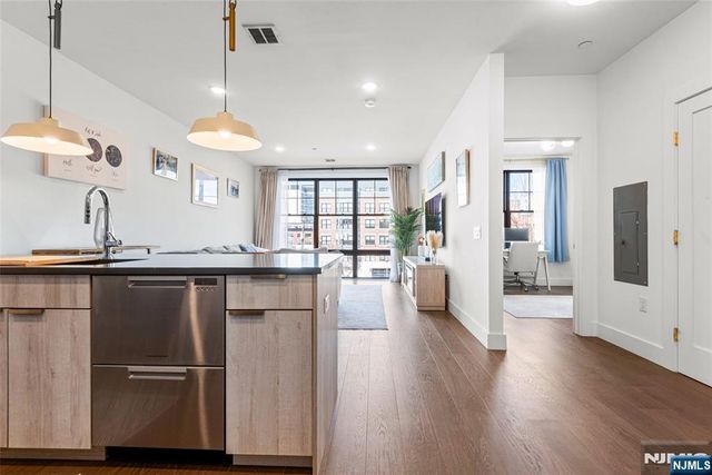386 5th Street 302-A, Jersey City, NJ 07302