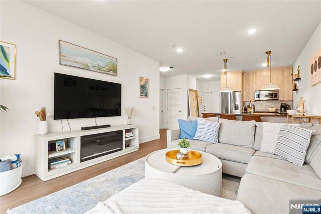 386 5th Street 302-A, Jersey City, NJ 07302