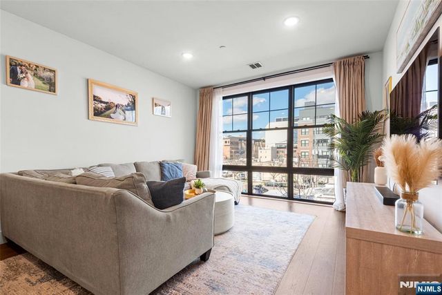 386 5th Street 302-A, Jersey City, NJ 07302