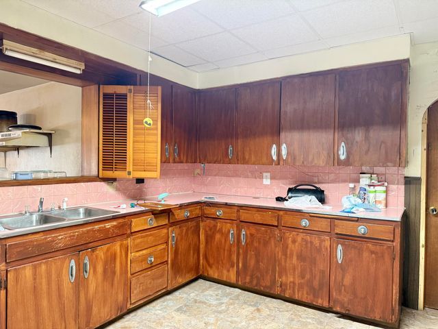 1109 N Central Avenue, Monett, MO 65708