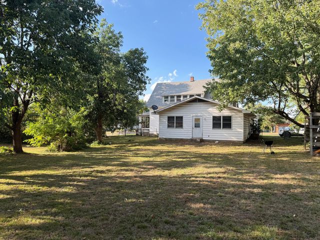 1109 N Central Avenue, Monett, MO 65708