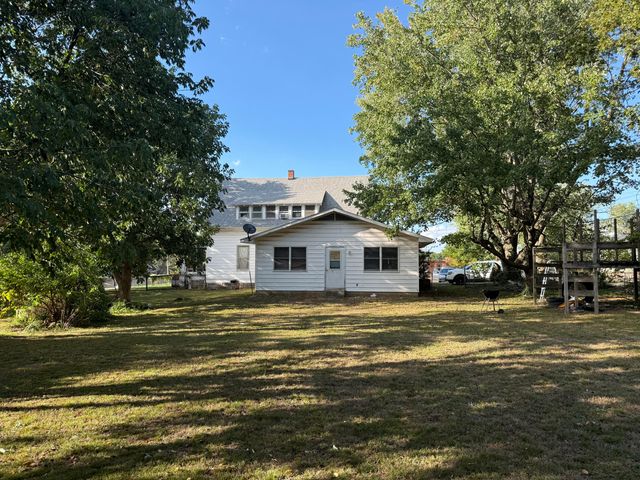 1109 N Central Avenue, Monett, MO 65708