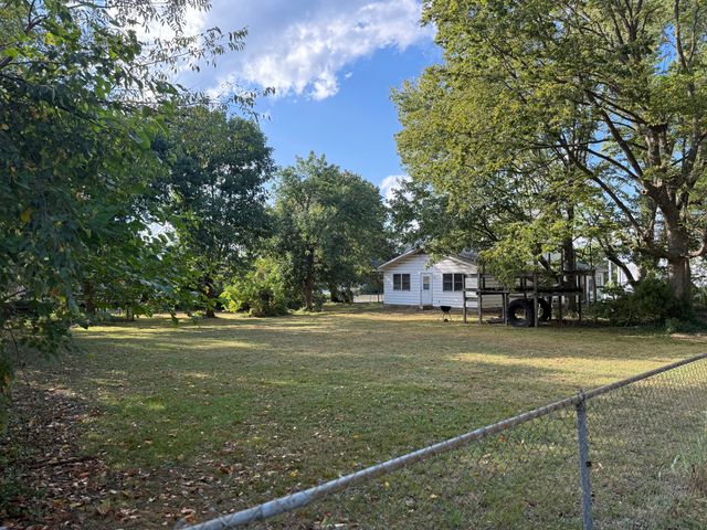 1109 N Central Avenue, Monett, MO 65708