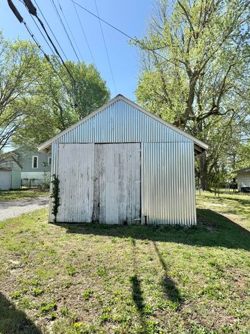 1109 N Central Avenue, Monett, MO 65708