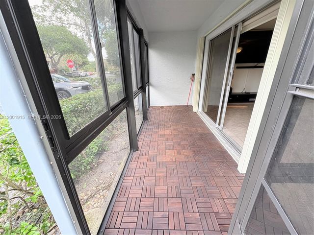 2769 S Oakland Forest Drive 101, Oakland Park, FL 33309