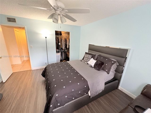 2769 S Oakland Forest Drive 101, Oakland Park, FL 33309