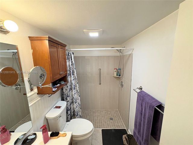 2769 S Oakland Forest Drive 101, Oakland Park, FL 33309