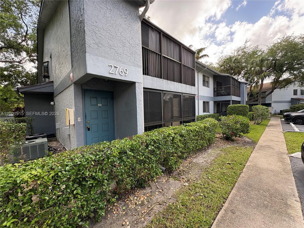 2769 S Oakland Forest Drive 101, Oakland Park, FL 33309