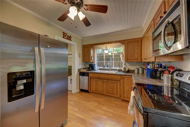 706 S Market Street, Brenham, TX 77833