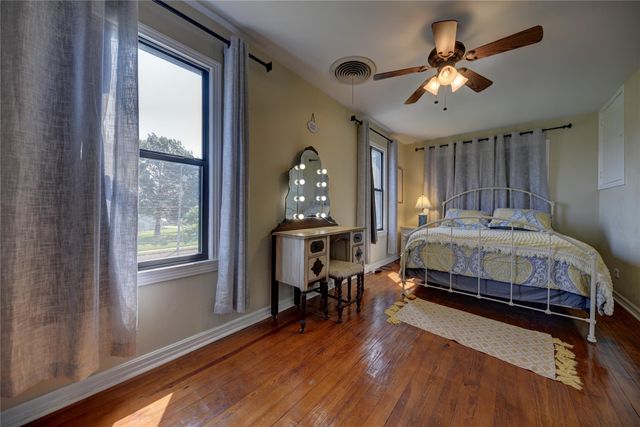 706 S Market Street, Brenham, TX 77833