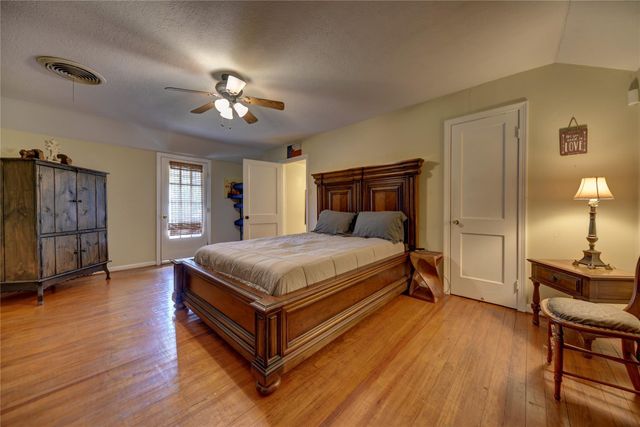 706 S Market Street, Brenham, TX 77833