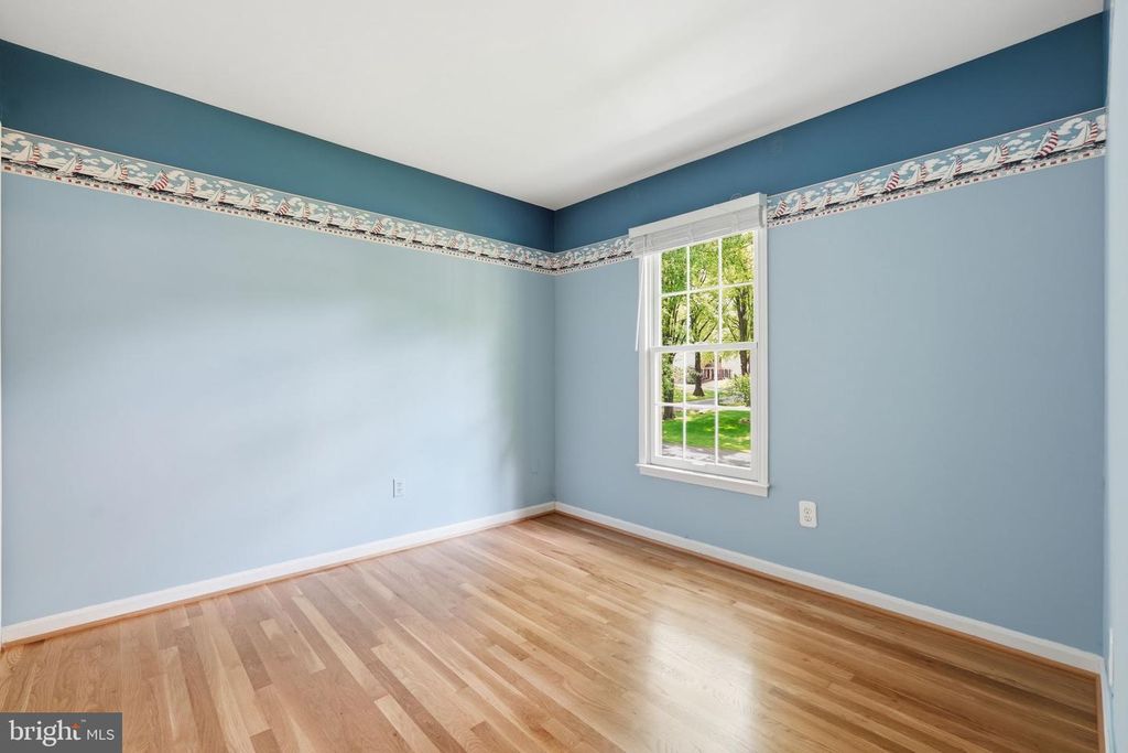 Image 22 of property listing at 4609 JASMINE DR, Rockville, MD 20853