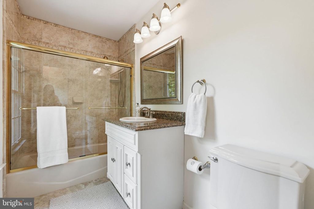 Image 25 of property listing at 4609 JASMINE DR, Rockville, MD 20853