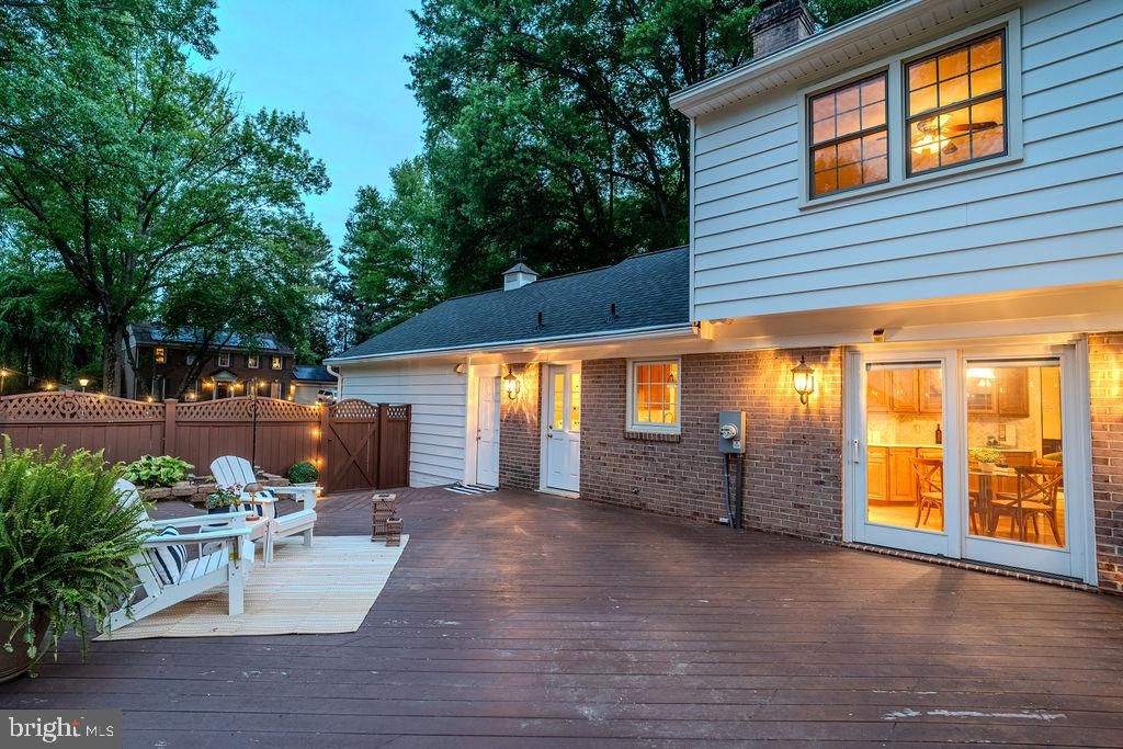 Image 32 of property listing at 4609 JASMINE DR, Rockville, MD 20853