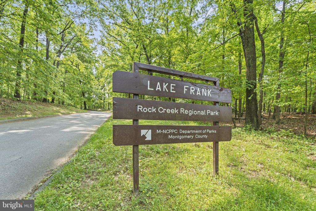 Image 45 of property listing at 4609 JASMINE DR, Rockville, MD 20853