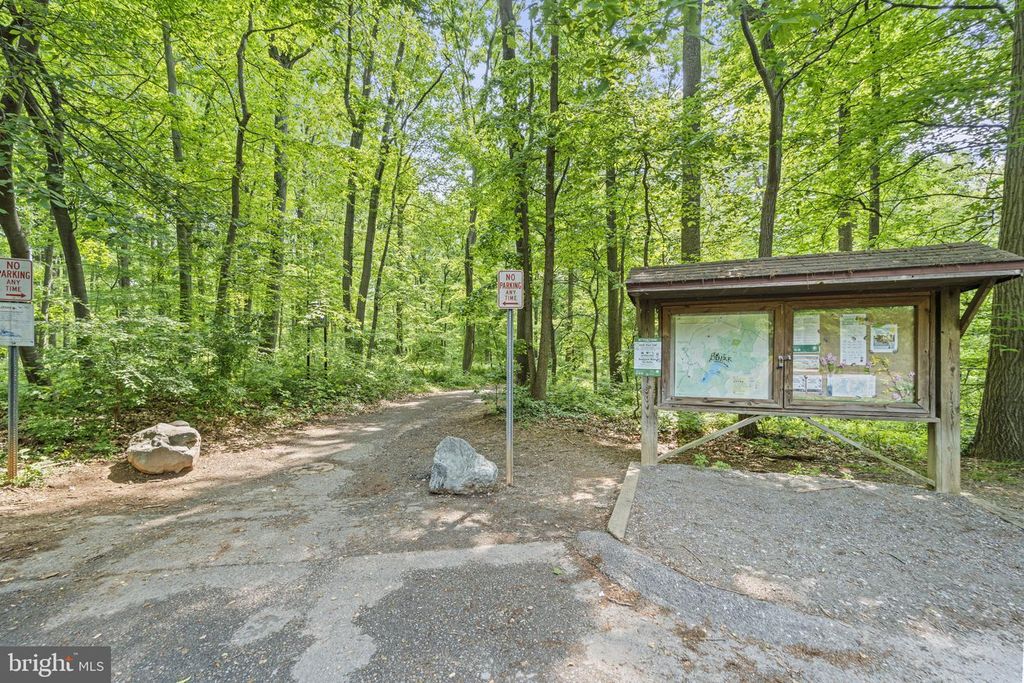 Image 46 of property listing at 4609 JASMINE DR, Rockville, MD 20853