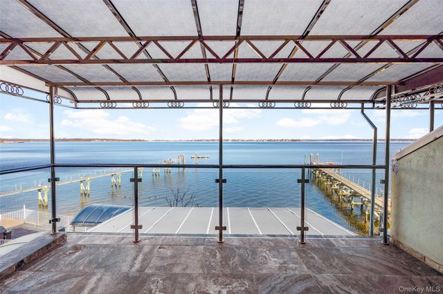 822 Dean Avenue, Bronx, NY 10465