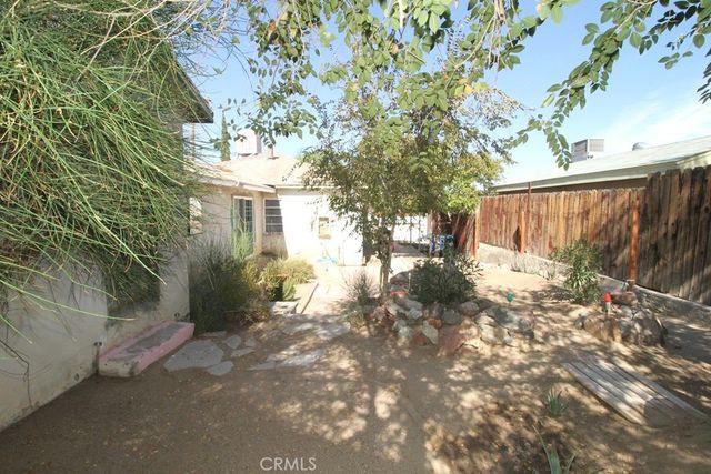 100 E Desert View, Barstow, CA 92311