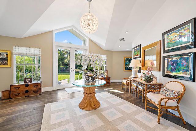 105 Harbor Way, Jupiter Island, FL 33455