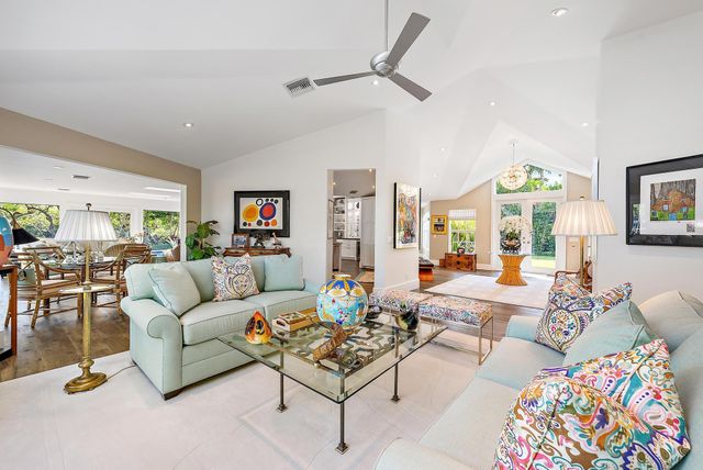 105 Harbor Way, Jupiter Island, FL 33455